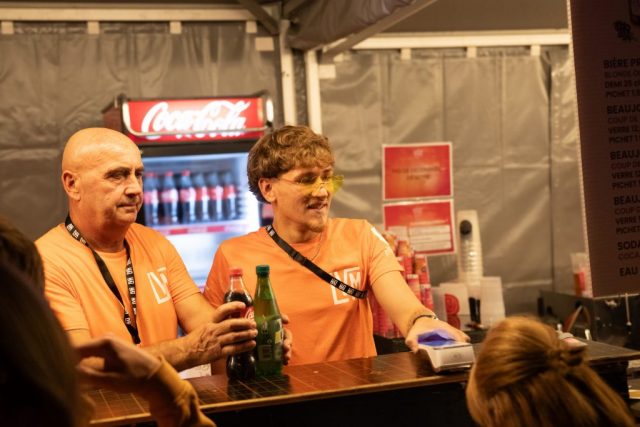 Un Perrier et un Coca ! • © Louben Prévost