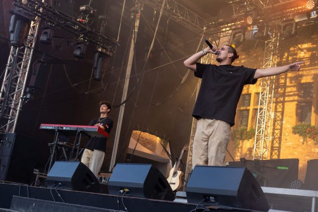 Soalo, groupe gagnant du tremplin, a ouvert la soirée. • © Louben Prévost