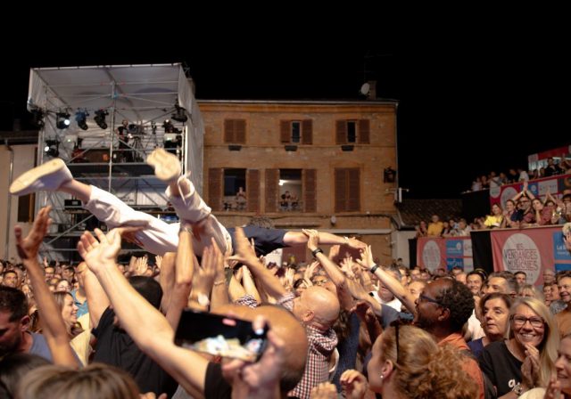 Les membres de Boulevard des Airs se sont porter par le public ! • © Louben Prévost