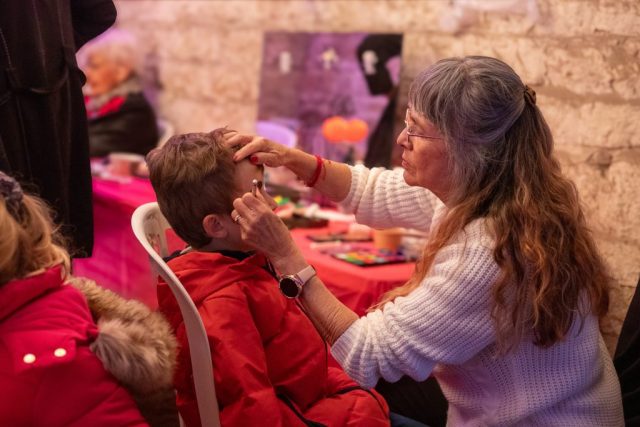 Atelier maquillage. • © Louben Prévost