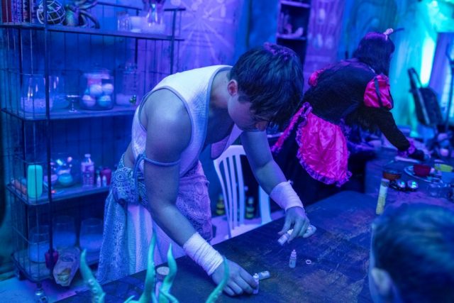 Fabrication de sels de bain. • © Louben Prévost