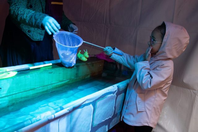 La traditionnelle pêche aux canards est remplacée par la pêche aux dragons. • © Louben Prévost