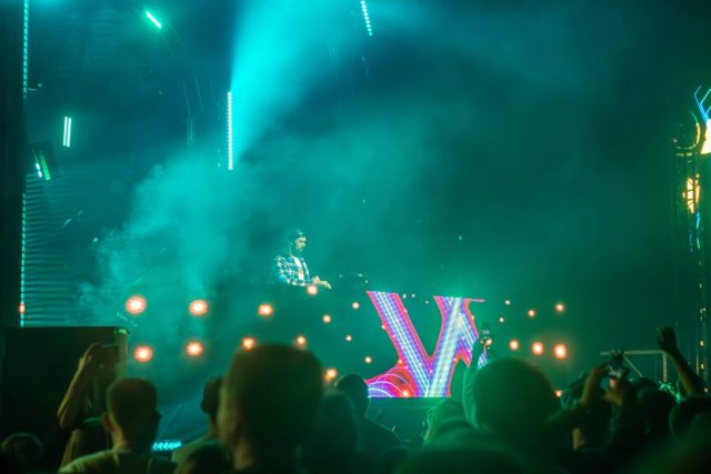 Busy P • © Louben Prévost